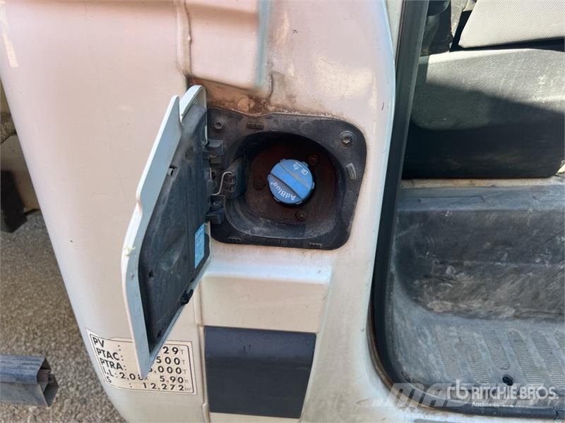 Renault Master 덤프 트럭