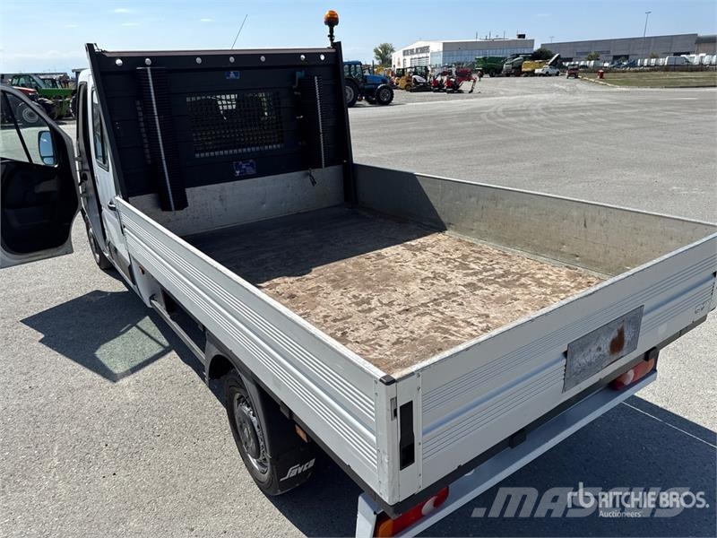 Renault Master Вантажівки-платформи/бокове розвантаження