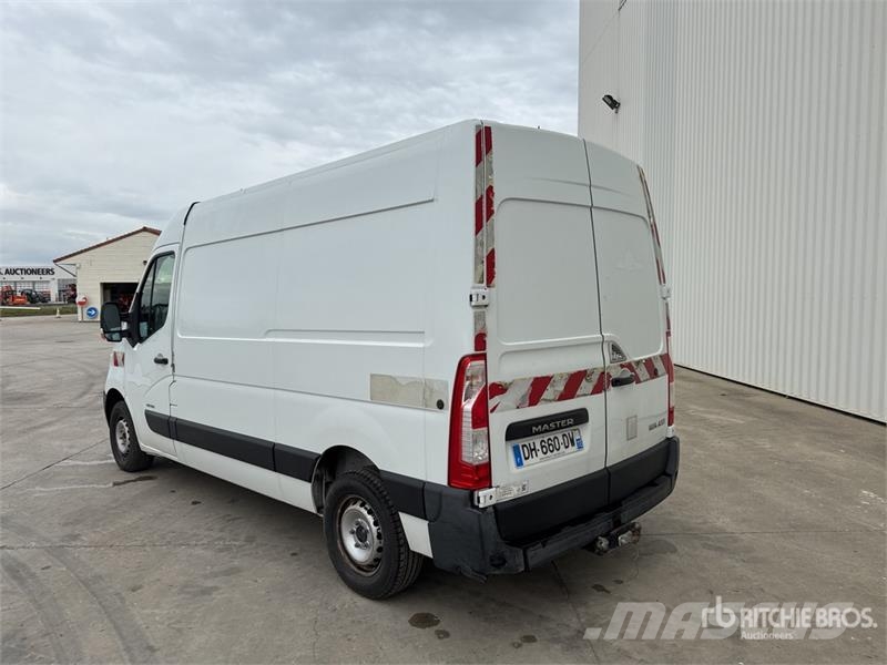 Renault Master Панельні фургони