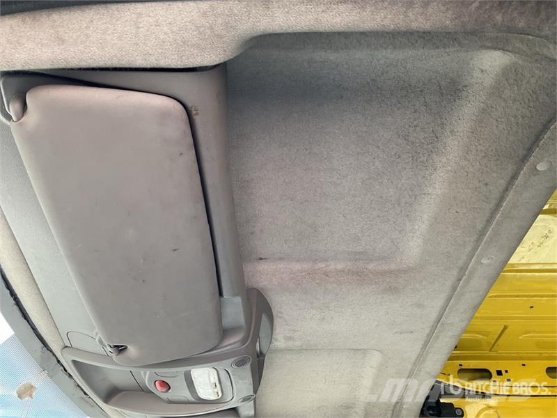 Renault Master شاحنة مقفلة