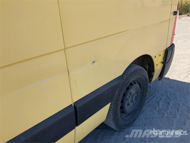 Renault Master شاحنة مقفلة