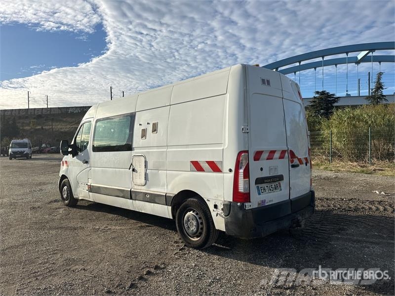 Renault Master 廂式貨物運輸車