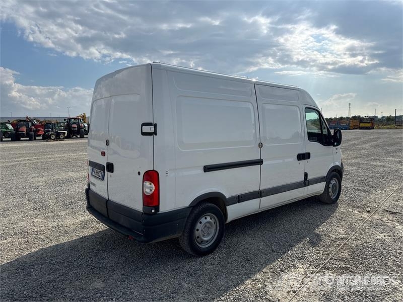 Renault Master مركبات الأغراض العامة