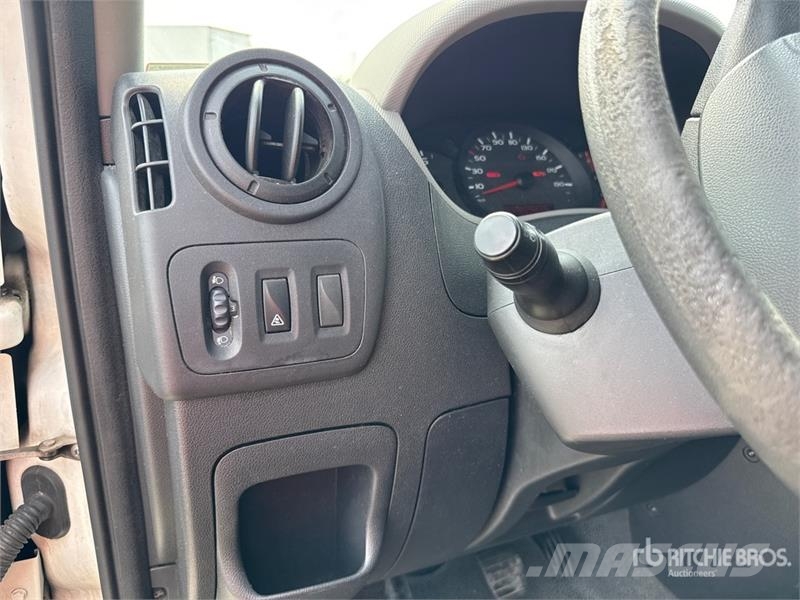 Renault Master 150dCi Van Truck Dobozos teherautók