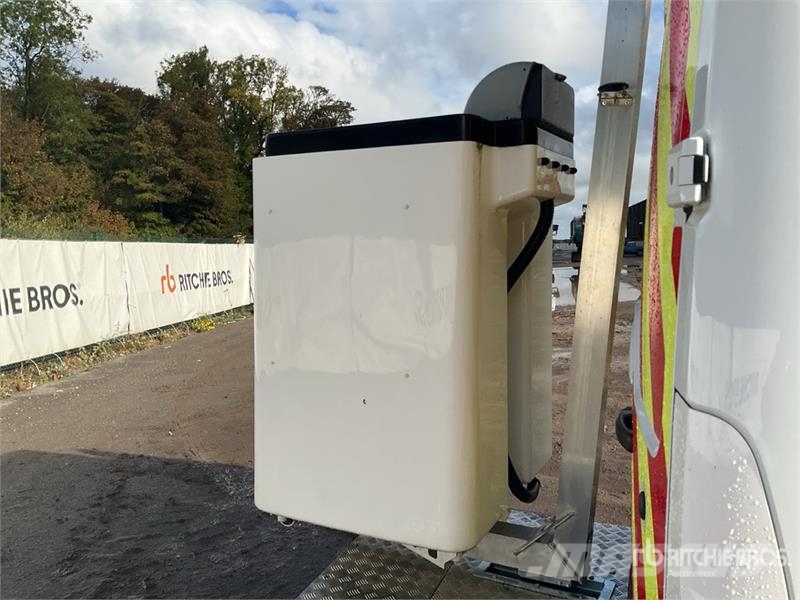 Renault Master 4x2 Bucket Truck (Unused) w/2023 Versalift  المنصات الهوائية المثبتة على شاحنة