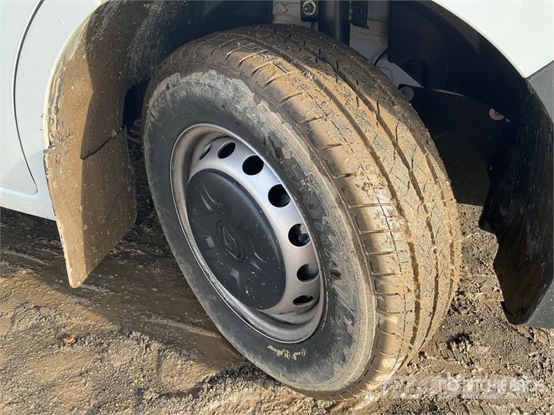 Renault Master 4x2 Bucket Truck (Unused) w/2023 Versalift  المنصات الهوائية المثبتة على شاحنة