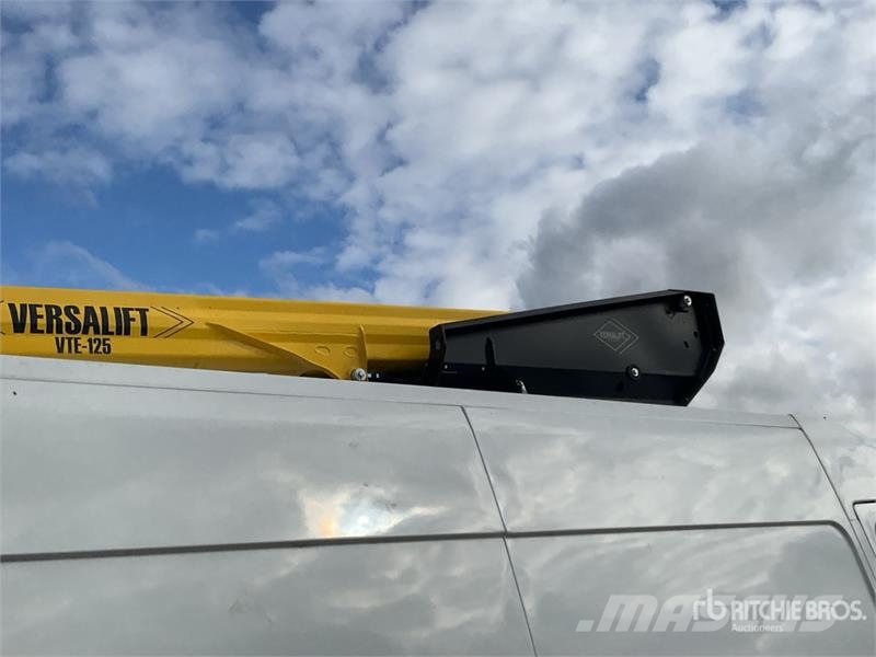 Renault Master 4x2 Bucket Truck (Unused) w/2023 Versalift  المنصات الهوائية المثبتة على شاحنة