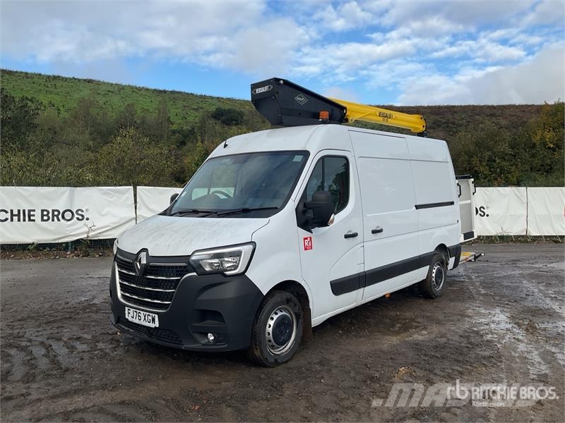 Renault Master 4x2 Bucket Truck w/2023 Versalift VTE-125 1 Truck & Van mounted aerial platforms