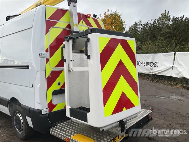 Renault Master 4x2 Bucket Truck w/2023 Versalift VTE-125 1 Truck & Van mounted aerial platforms