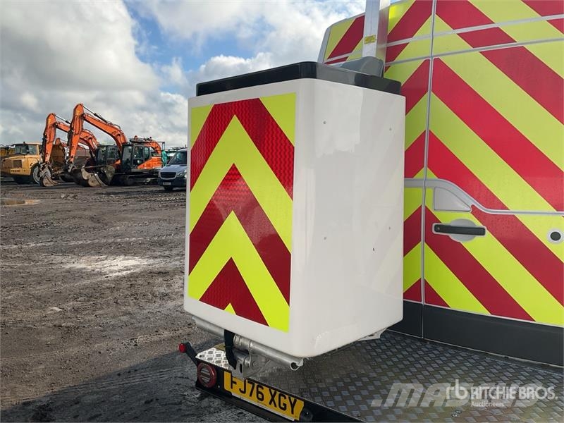 Renault Master 4x2 Bucket Truck (Unused) w/2023 Versalift  المنصات الهوائية المثبتة على شاحنة