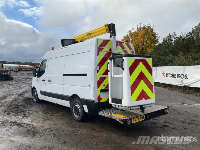 Renault Master 4x2 Bucket Truck w/2023 Versalift VTE-125 1 Truck & Van mounted aerial platforms
