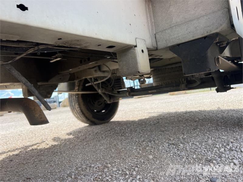 Renault Master Camion Benne Dump Truck (Inoperable) شاحنات قلابة