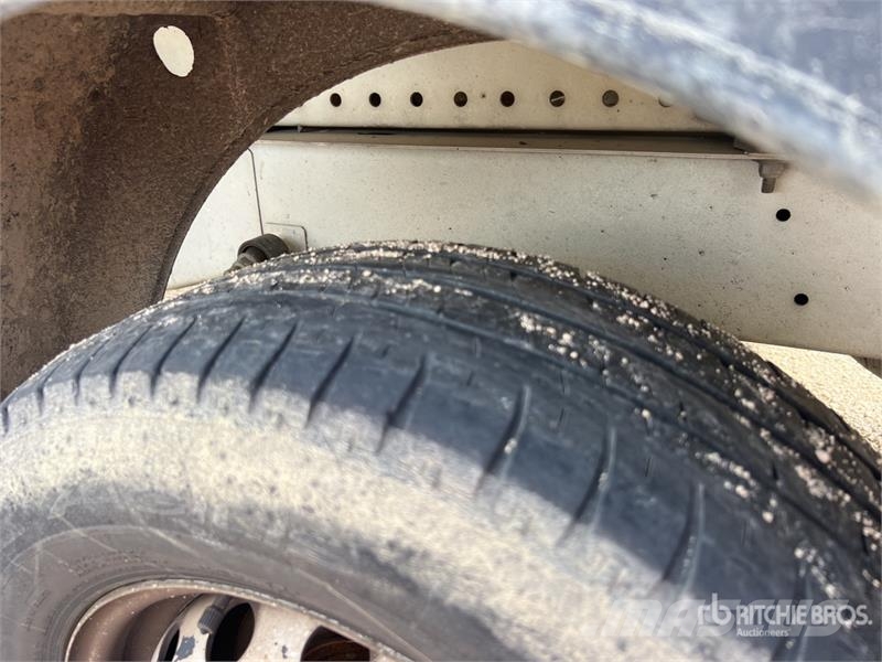 Renault Master Camion Benne Dump Truck (Inoperable) شاحنات قلابة