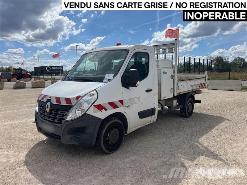 Renault Master Camion Benne Dump Truck (Inoperable) شاحنات قلابة