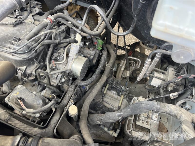 Renault Master Camion Benne Dump Truck (Inoperable) شاحنات قلابة