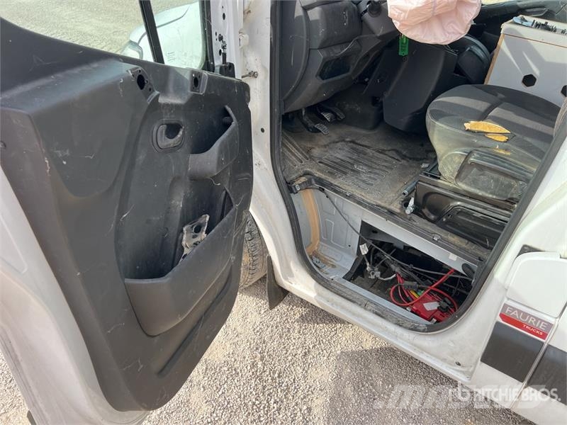 Renault Master Camion Nacelle Bucket Truck (Inoperable) LKW-Arbeitsbühnen