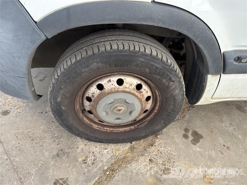 Renault Master dCi 100 4x2 Camion Benne Dump Truck Pašizgāzējs