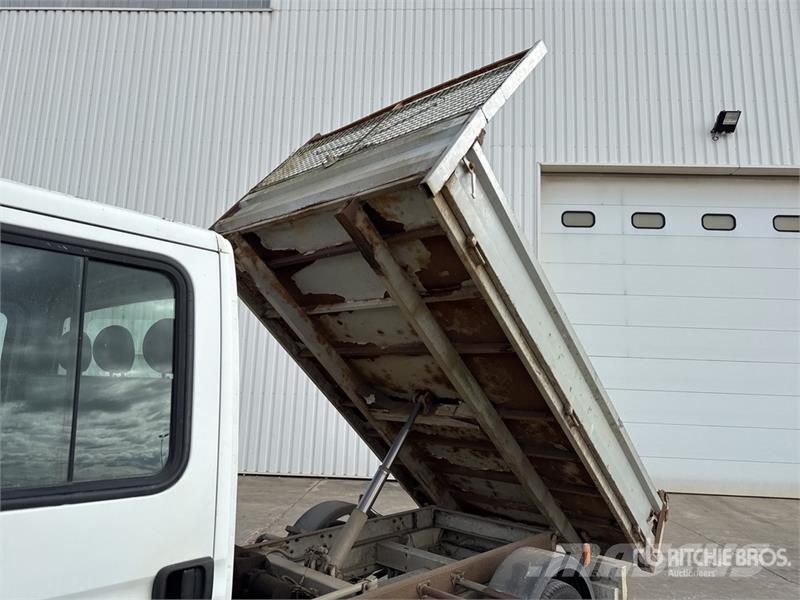 Renault Master dCi 100 4x2 Camion Benne Dump Truck Pašizgāzējs
