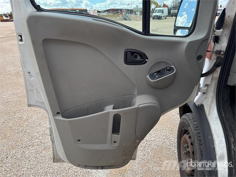 Renault Master dCi 120 Vehicule Utilitaire Cargo Van (Inop Furgonetas /Furgón