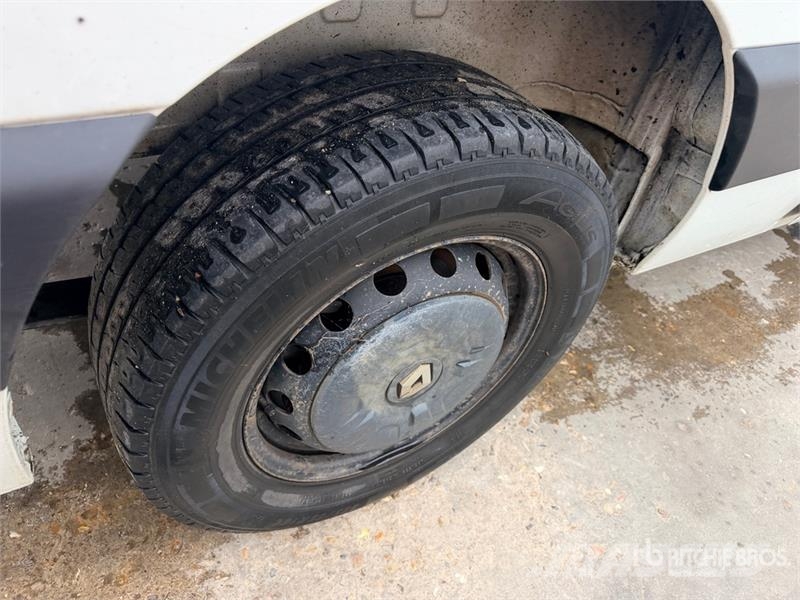 Renault Master dCi 125 Vehicule Utilitaire Cargo Van Transporterek