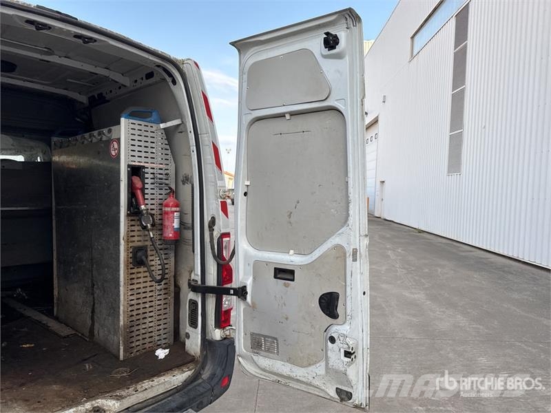 Renault Master dCi 125 Vehicule Utilitaire Cargo Van Furgonetas /Furgón