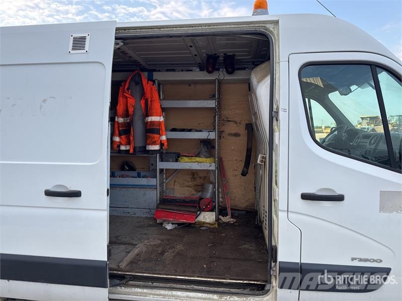 Renault Master dCi 125 Vehicule Utilitaire Cargo Van Furgonetas /Furgón