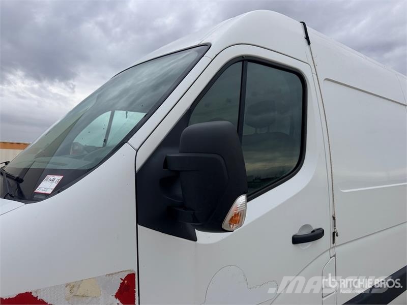 Renault Master dCi 125 Vehicule Utilitaire Cargo Van Transporterek