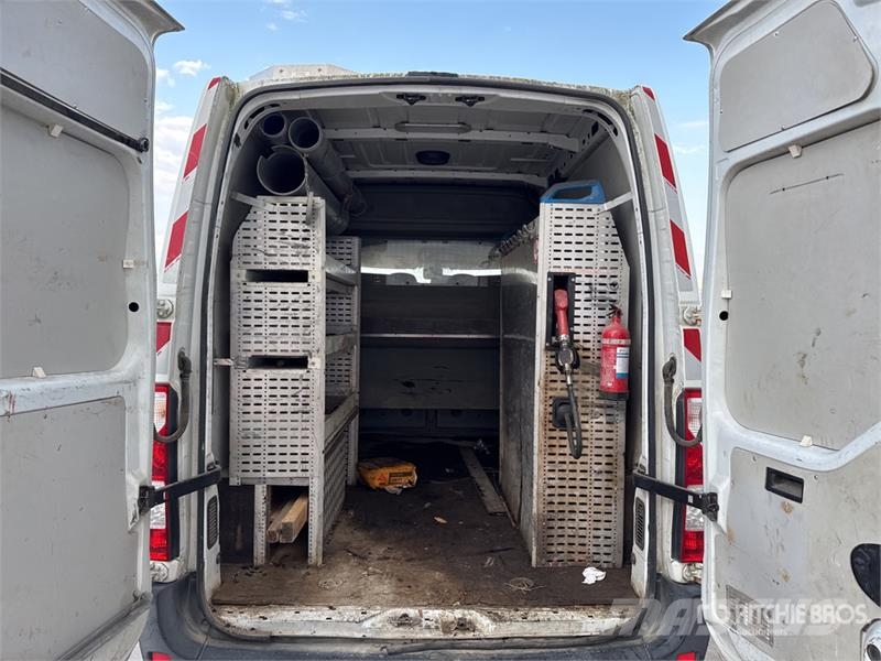 Renault Master dCi 125 Vehicule Utilitaire Cargo Van Furgonetas /Furgón
