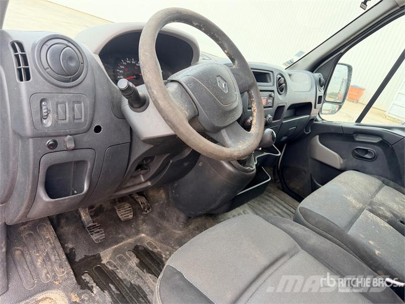 Renault Master dCi 125 Vehicule Utilitaire Cargo Van Transporterek