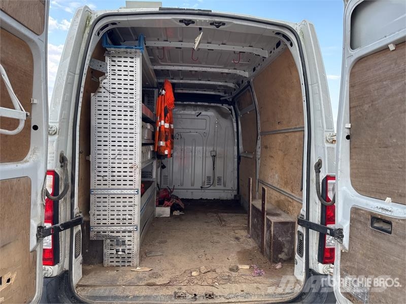 Renault Master dCi 125 Vehicule Utilitaire Cargo Van Furgonetas /Furgón