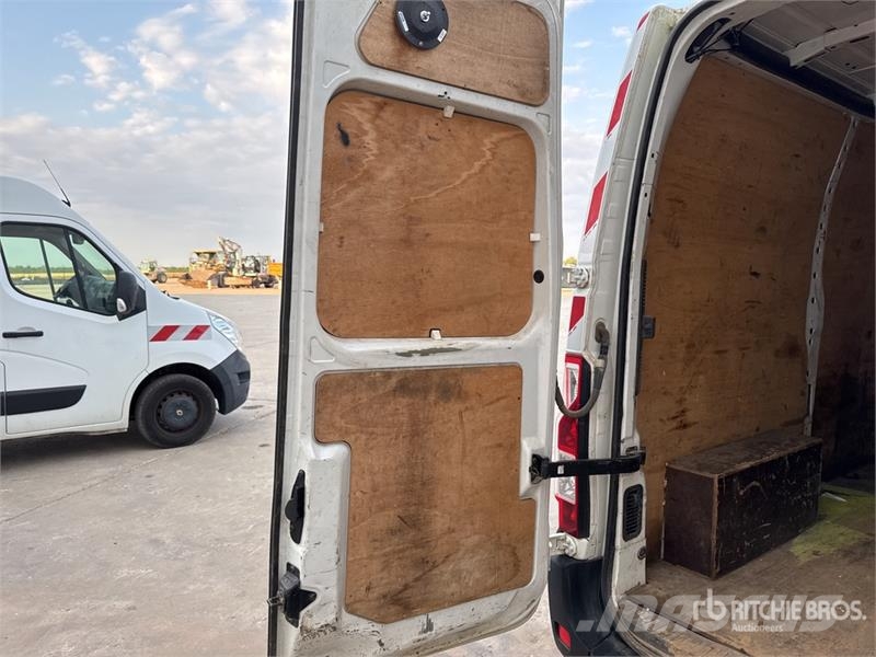 Renault Master dCi 125 Vehicule Utilitaire Cargo Van Furgonetas /Furgón