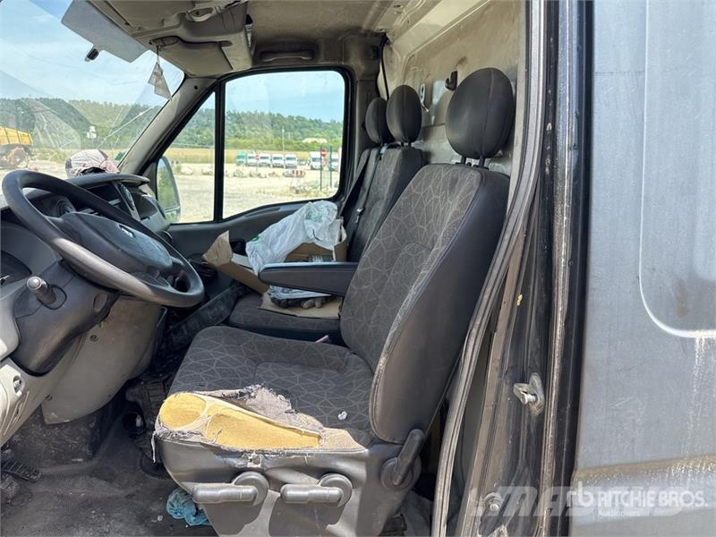 Renault Master DCI 125 Vehicule Utilitaire Cargo Van (Inop Dodávky