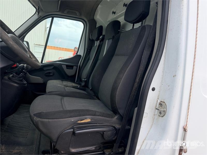 Renault Master dCi 125 Vehicule Utilitaire Cargo Van Transporterek