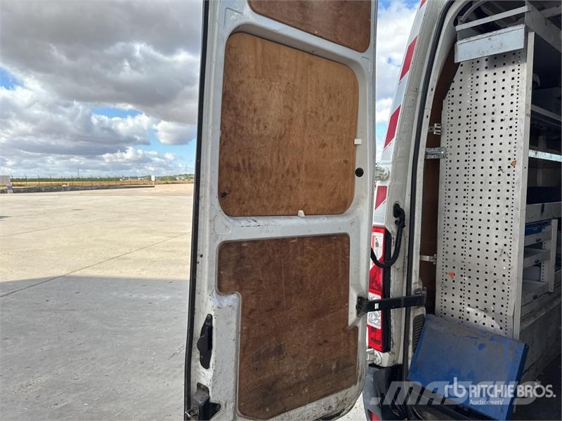 Renault Master dCi 125 Vehicule Utilitaire Cargo Van Furgonetas /Furgón