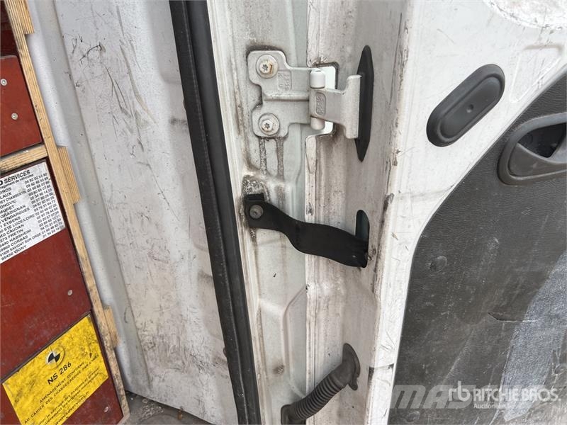 Renault Master dCi 125 4x2 Extended Cab Camion Benne Dump Camiones bañeras basculantes o volquetes