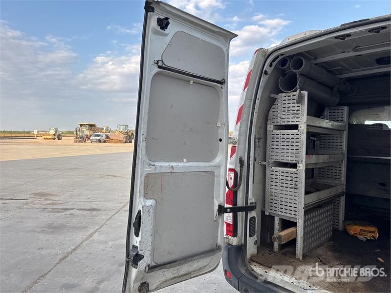 Renault Master dCi 125 Vehicule Utilitaire Cargo Van Furgonetas /Furgón