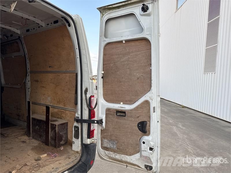 Renault Master dCi 125 Vehicule Utilitaire Cargo Van Furgonetas /Furgón