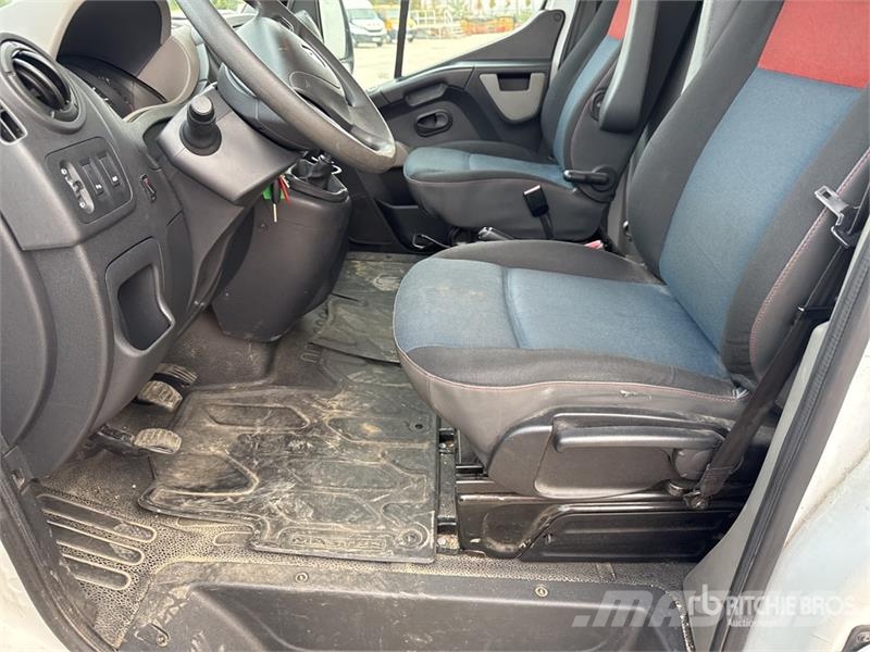 Renault Master dCi 135 Vehicule Utilitaire Cargo Van Kaubikud