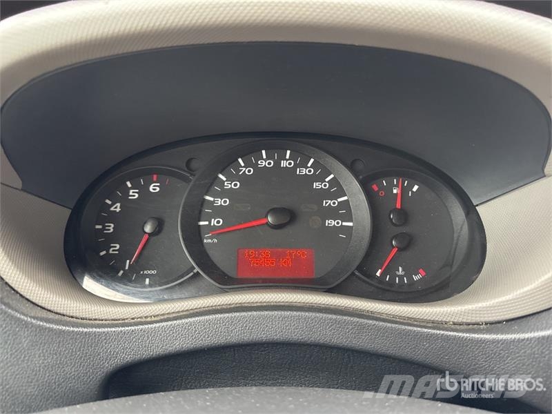Renault Master dCi 135 Vehicule Utilitaire Cargo Van Kaubikud