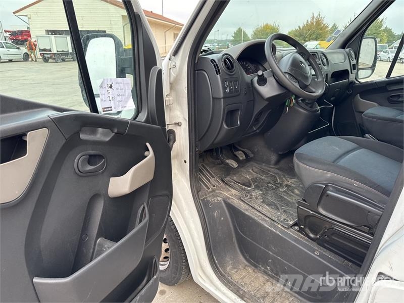 Renault Master dCi 135 Vehicule Utilitaire Cargo Van Kaubikud