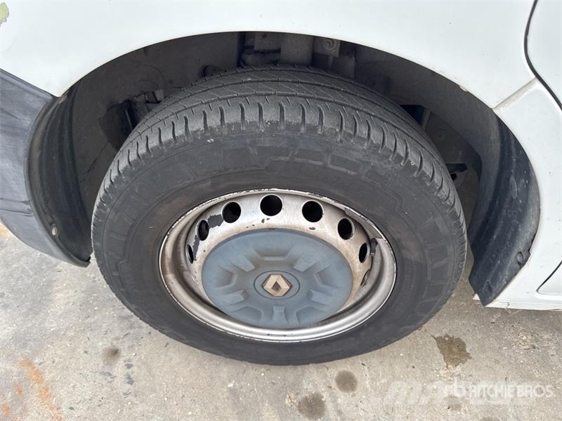 Renault Master dCi 135 Vehicule Utilitaire Cargo Van Kaubikud
