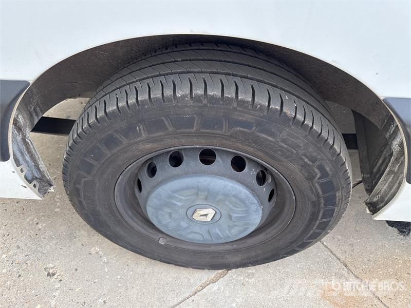Renault Master dCi 135 Vehicule Utilitaire Cargo Van Kaubikud