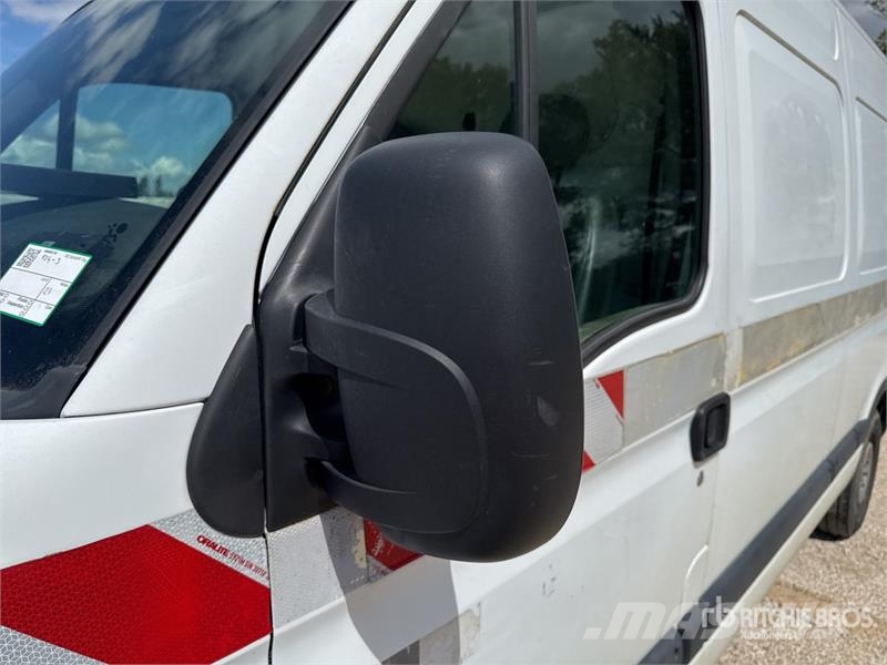 Renault Master DCI120 Vehicule Utilitaire Cargo Van (Inope شاحنة مقفلة