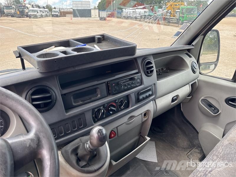 Renault Master DCI120 Vehicule Utilitaire Cargo Van (Inope شاحنة مقفلة