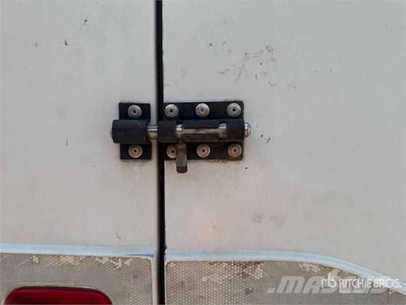 Renault Master DCI120 Vehicule Utilitaire Cargo Van (Inope شاحنة مقفلة
