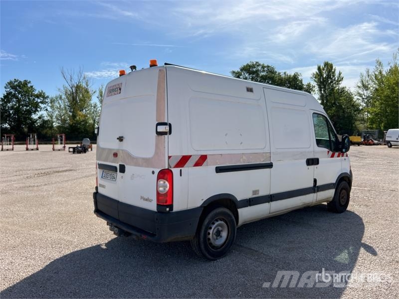 Renault Master DCI120 Vehicule Utilitaire Cargo Van (Inope شاحنة مقفلة