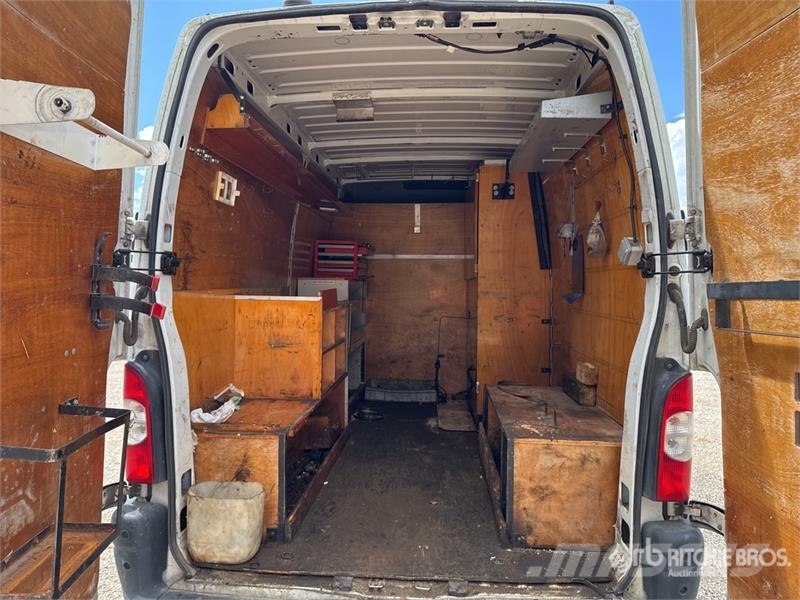 Renault Master DCI120 Vehicule Utilitaire Cargo Van (Inope شاحنة مقفلة
