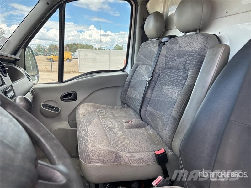Renault Master DCI120 Vehicule Utilitaire Cargo Van (Inope شاحنة مقفلة