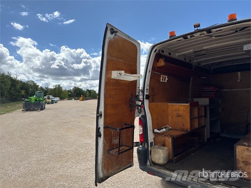 Renault Master DCI120 Vehicule Utilitaire Cargo Van (Inope شاحنة مقفلة