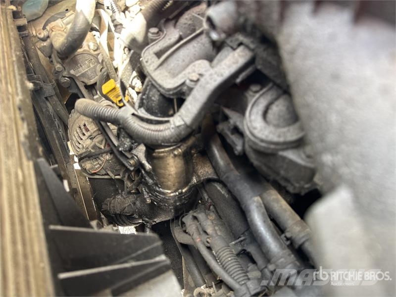 Renault Master DCI120 Vehicule Utilitaire Cargo Van (Inope شاحنة مقفلة